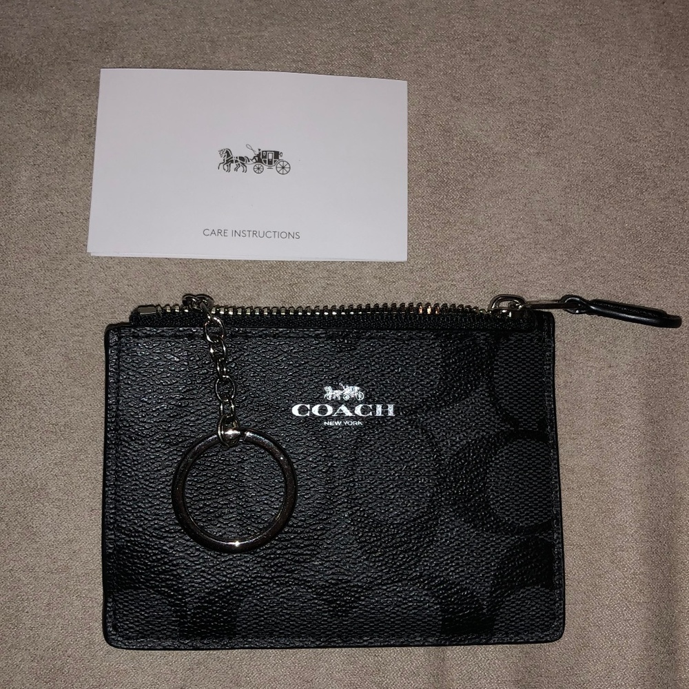 Mini Coach Keychain Wallet - Picture 3 of 3